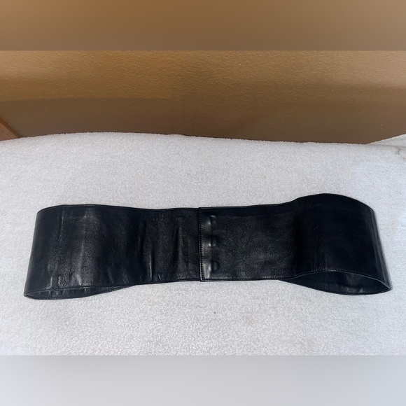 Leather corset belt - Picture 4 of 5